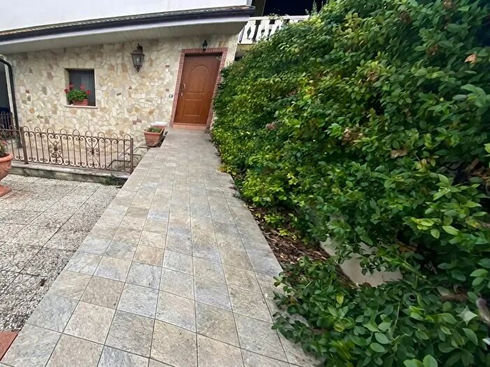 Appartamento quadrilocale in vendita in Piazza Piagaffetta, Dueville