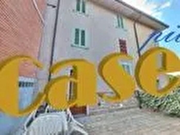 Casa con 7 locali in vendita in Massarosa