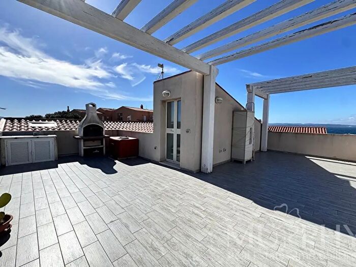 Appartamento quadrilocale in vendita in Via Don Vico Snc, La Maddalena