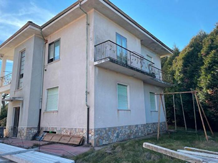 Casa con 6 locali in vendita in Via Pomarolo, Manta