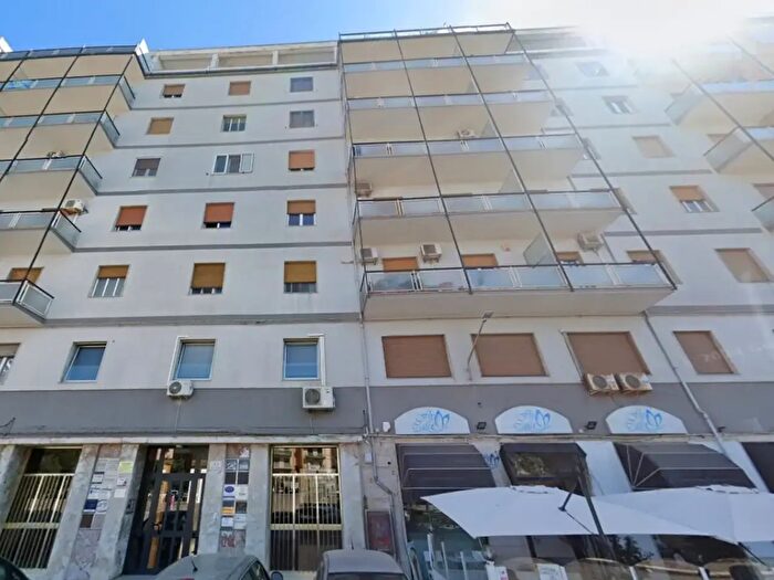 Appartamento trilocale in vendita in Via Adda, Siracusa