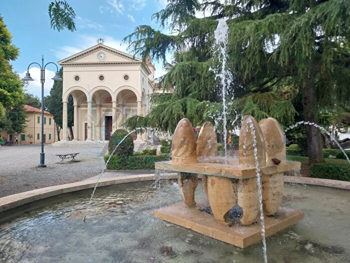 Appartamento con 6 locali in vendita in Rosignano Marittimo