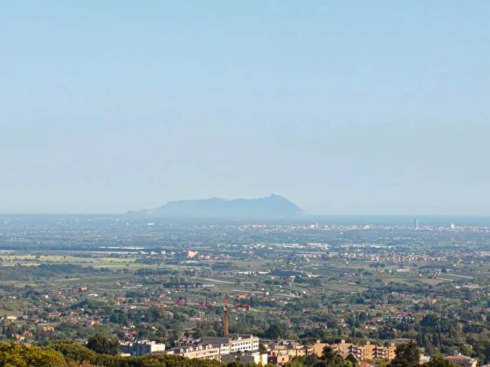 Casa con 7 locali in vendita in Via del Cigliolo, Velletri
