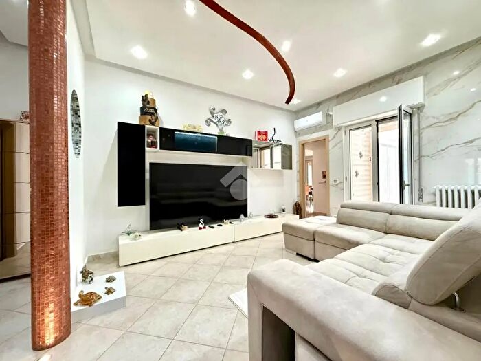 Appartamento trilocale in vendita in Via Luigi Castellucci, Bitonto
