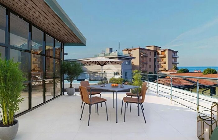 Appartamento quadrilocale in vendita in Via Alighieri, Desenzano Del Garda