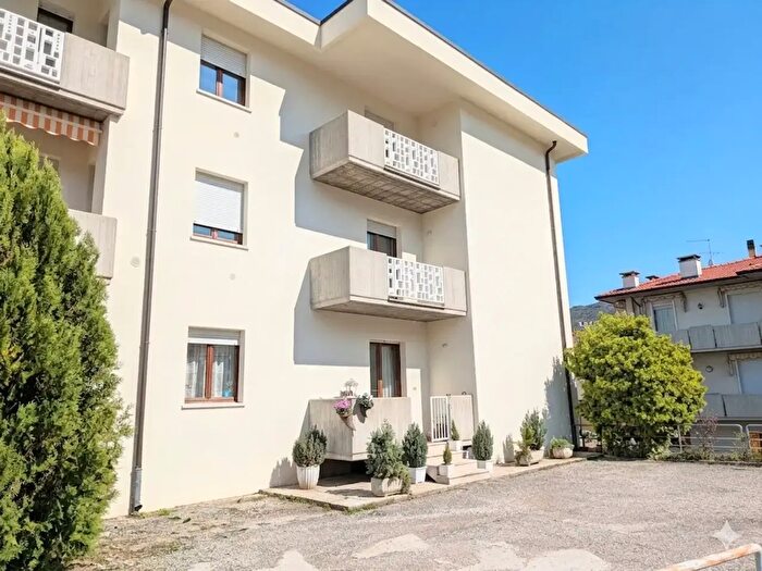 Appartamento quadrilocale in vendita in Via Monfalcone, San Giovanni Ilarione