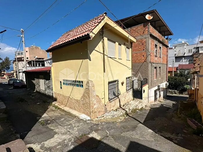 Casa bilocale in vendita in Via a Rione G SNC, Reggio Calabria
