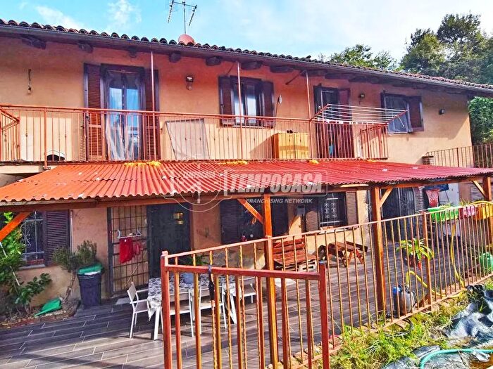 Appartamento con 6 locali in vendita in Via Pertengo, San Raffaele Cimena