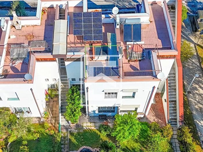 Casa con 5 locali in vendita in Via Burago, Salo'