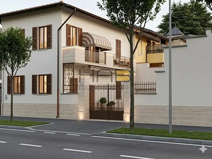 Casa quadrilocale in vendita in Viale Montello, Busto Arsizio
