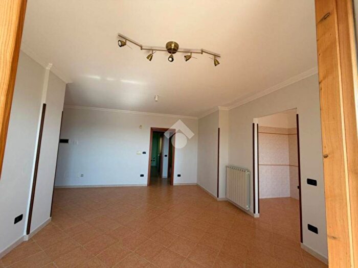 Appartamento trilocale in affitto in Via Poggio Mirteto, Forano