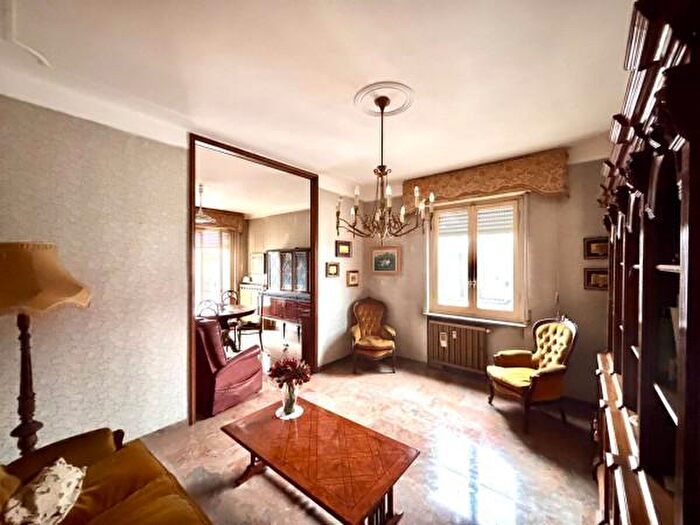 Appartamento con 5 locali in vendita in Via Vittorio Veneto, Valenza