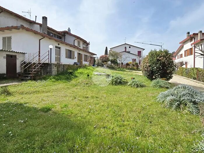 Appartamento con 5 locali in vendita in Via Collicelli, Spoleto