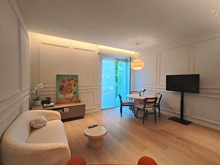 Appartamento quadrilocale in affitto in Via Raffaello Giolli, Bignami Ponale, Milano
