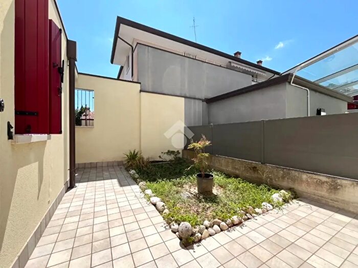 Casa quadrilocale in vendita in Via Marco Antonio Santuliana, Padova