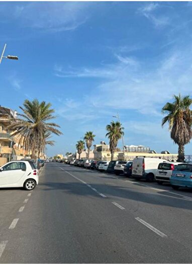 Appartamento con 7 locali in vendita in Via Antonio Forni, Roma