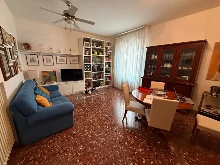 Appartamento con 5 locali in vendita in Viale Don Giovanni Minzoni, Modena