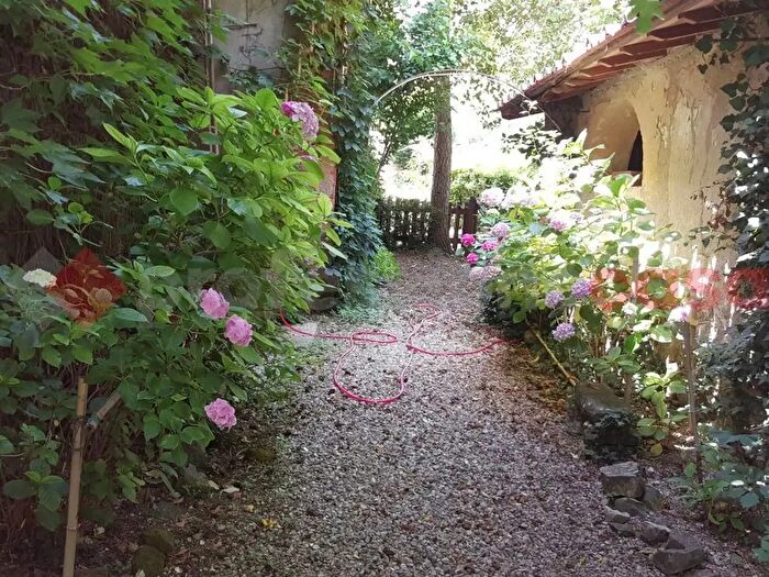 Casa con 7 locali in vendita in Cavriglia