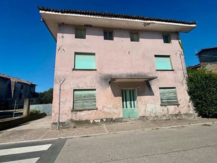 Casa con 6 locali in vendita in Morsano Al Tagliamento
