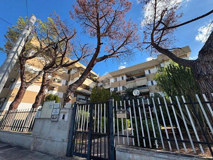 Appartamento trilocale in affitto in VIA DELLA RESISTENZA, San Pasquale, Bari