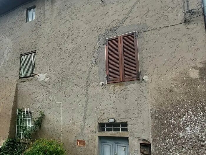 Casa con 6 locali in vendita in Via del Ponticino, Vernio