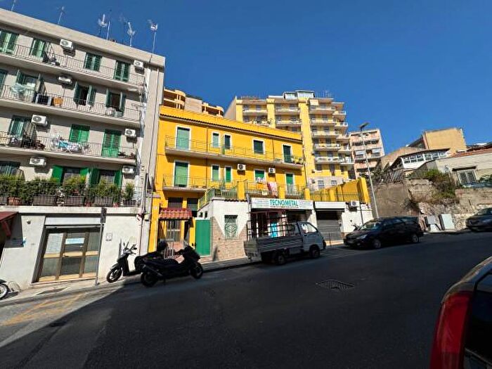 Appartamento trilocale in vendita in Viale Principe Umberto, Messina