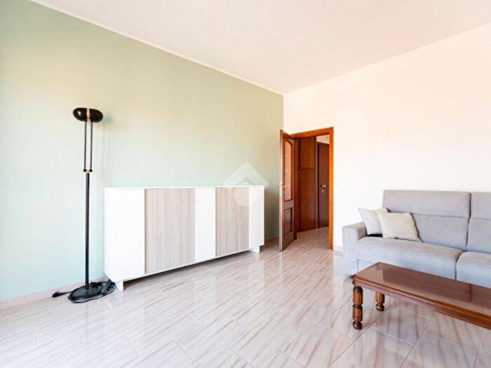 Appartamento trilocale in affitto in Via Val di Ledro, Niguarda, Milano
