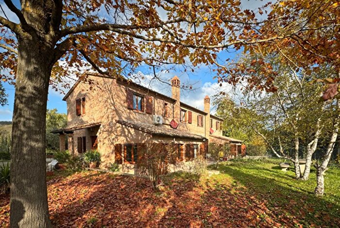 Casa in vendita in Sarteano