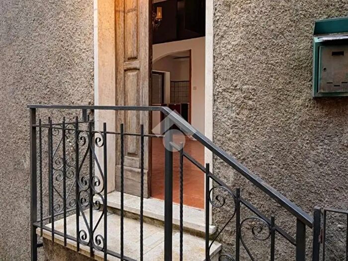 Casa trilocale in vendita in Via Regina Elena, Bassano In Teverina