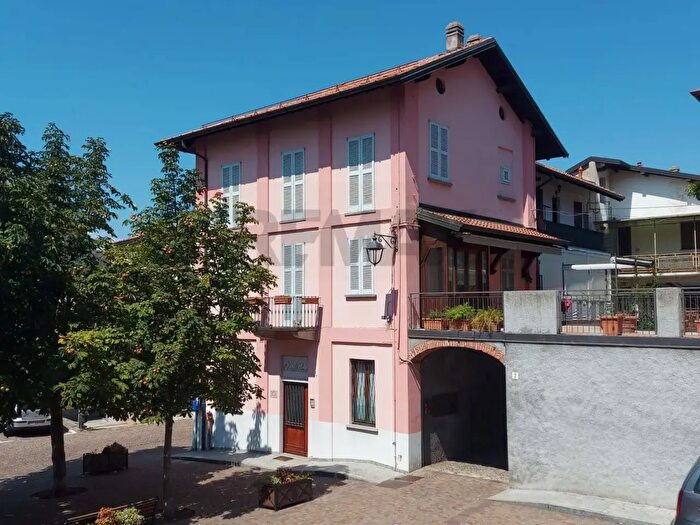 Appartamento bilocale in vendita in Piazza della Vittoria, Gemonio