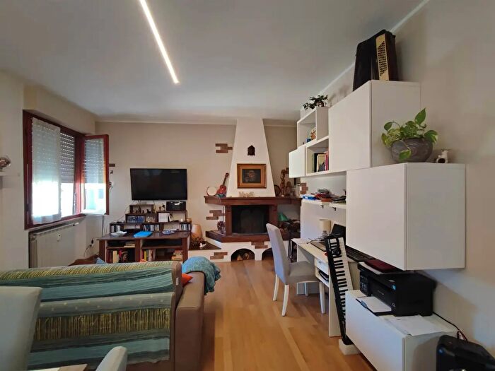 Appartamento trilocale in vendita in Ameglia