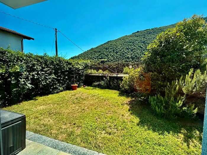 Appartamento trilocale in vendita in Via Martiri di Pogallo, Verbania