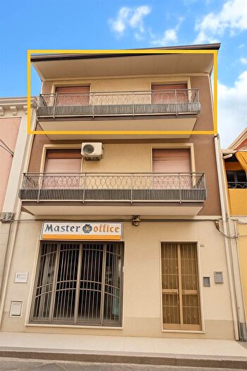 Appartamento trilocale in vendita in Via Vittorio Emanuele, Scordia