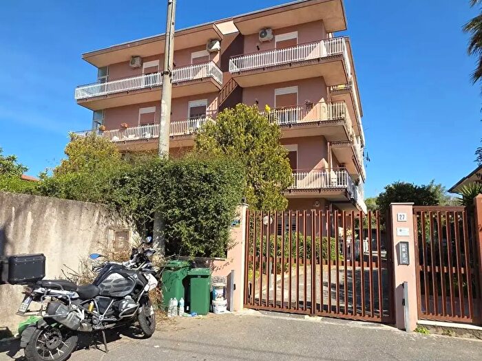 Appartamento trilocale in vendita in Gravina Di Catania