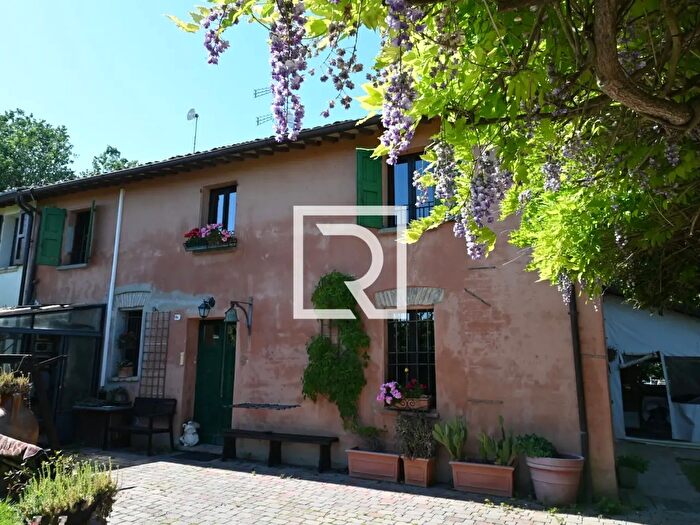 Casa con 6 locali in vendita in Via Basilica, Ravenna