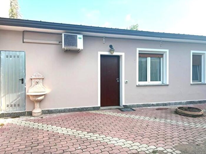 Appartamento trilocale in vendita in Via Monte Pasubio, Casorate Primo