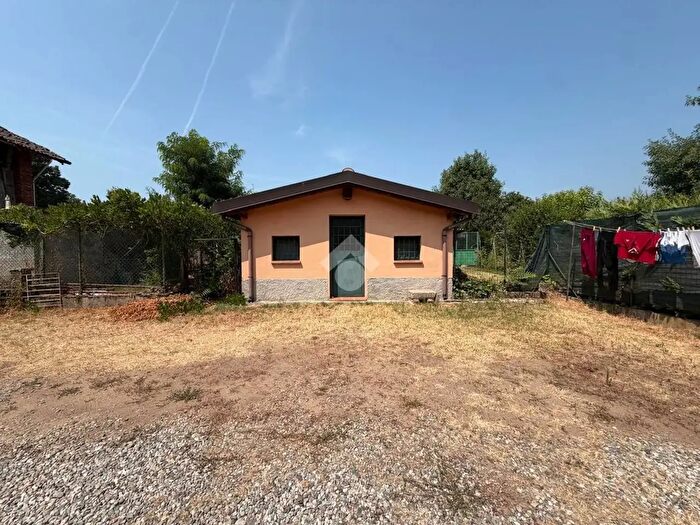 Appartamento bilocale in vendita in Via IV Novembre, Besate