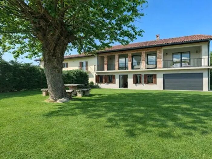 Casa con 6 locali in vendita in Frazione San Grato, Monteu Roero