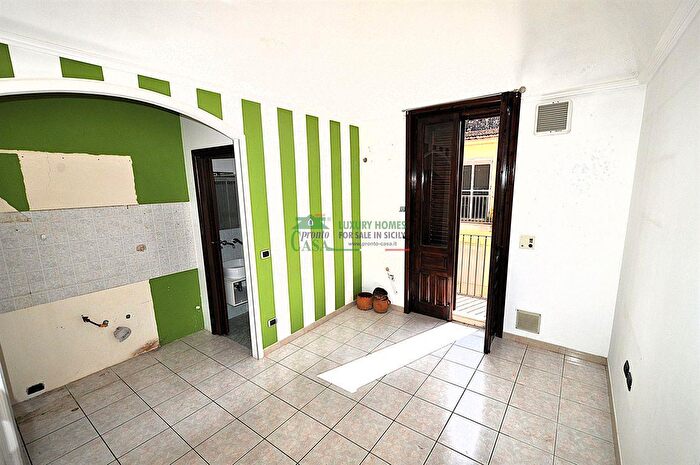 Appartamento quadrilocale in vendita in Via FLli Belleo, Ragusa