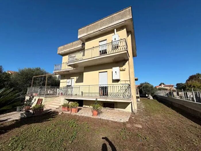 Appartamento quadrilocale in vendita in Via delle Dalie, Nettuno