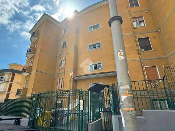 Appartamento trilocale in vendita in Viale Colli Aminei, Napoli