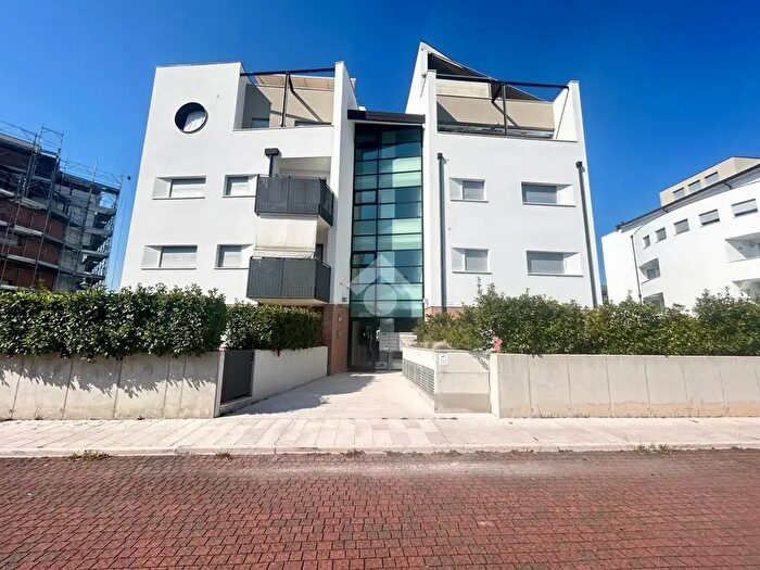 Appartamento quadrilocale in vendita in Via Bernini, Treviso