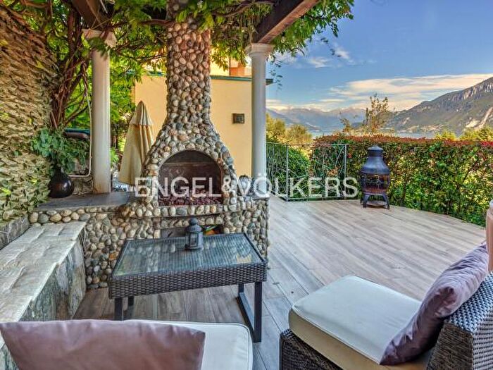 Appartamento trilocale in vendita in Oliveto Lario