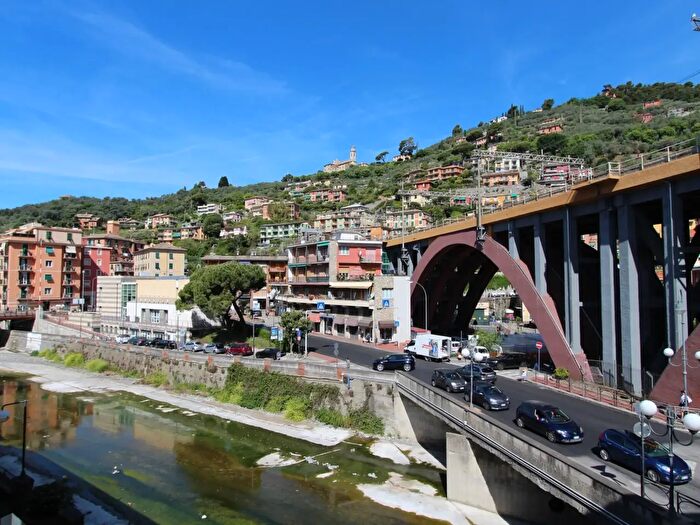 Appartamento con 7 locali in affitto in Recco