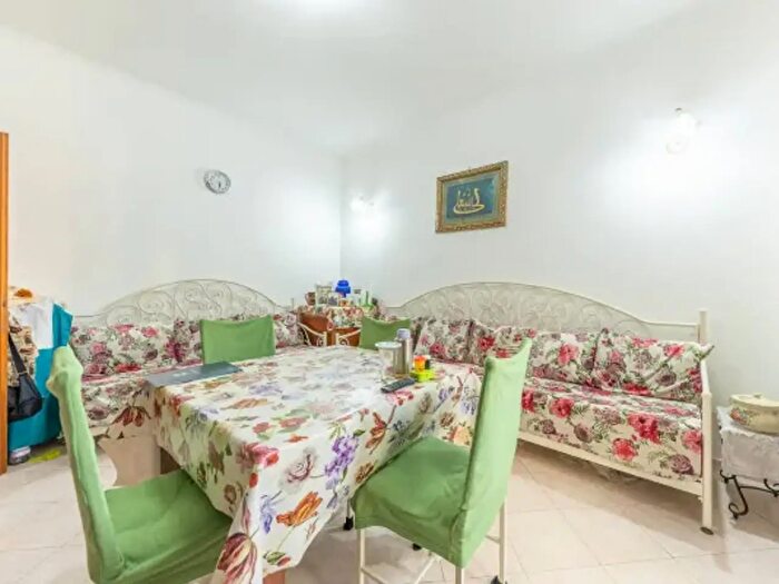 Appartamento trilocale in vendita in Via delle Ciliegie, Roma