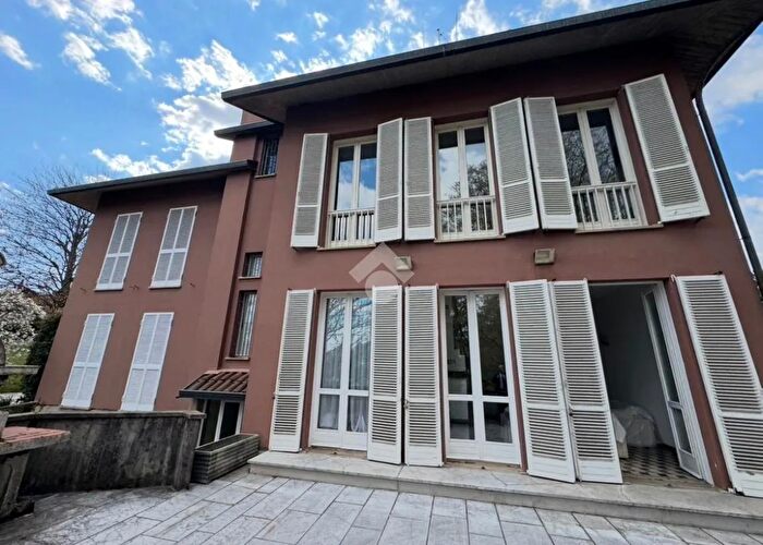 Casa quadrilocale in vendita in Via Ramera, Bergamo