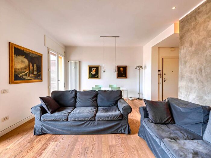 Appartamento con 5 locali in affitto in Via Francesco Albergati, Colli Saragozza, Bologna