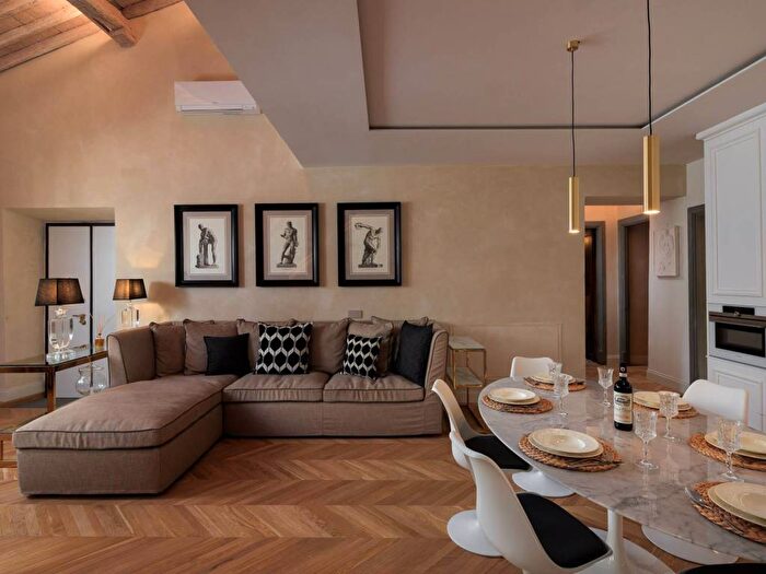 Appartamento con 5 locali in affitto in Via Vigna Nuova, Piazza della Repubblica, Firenze