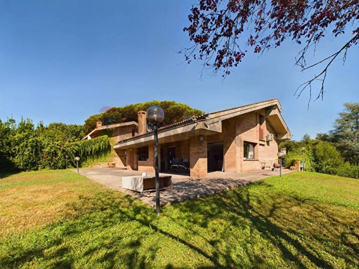 Casa con 5 locali in affitto in Olgiata, Roma