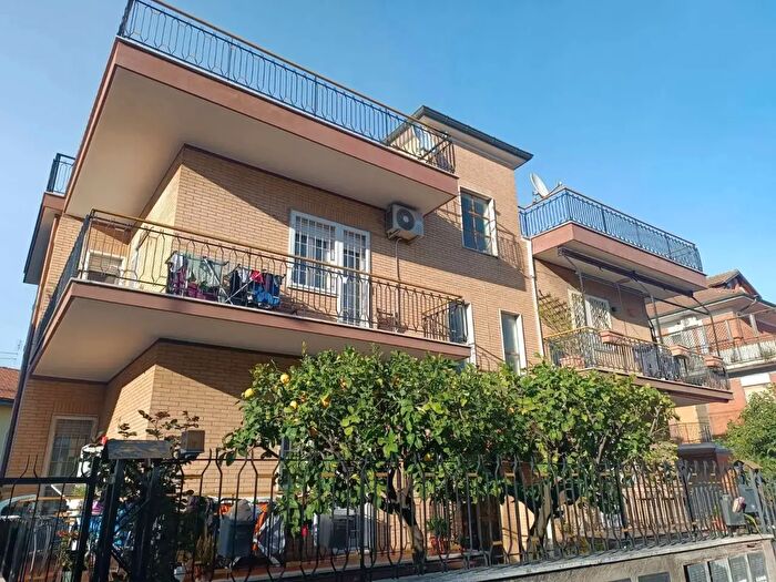 Appartamento trilocale in affitto in Via Militello, Roma